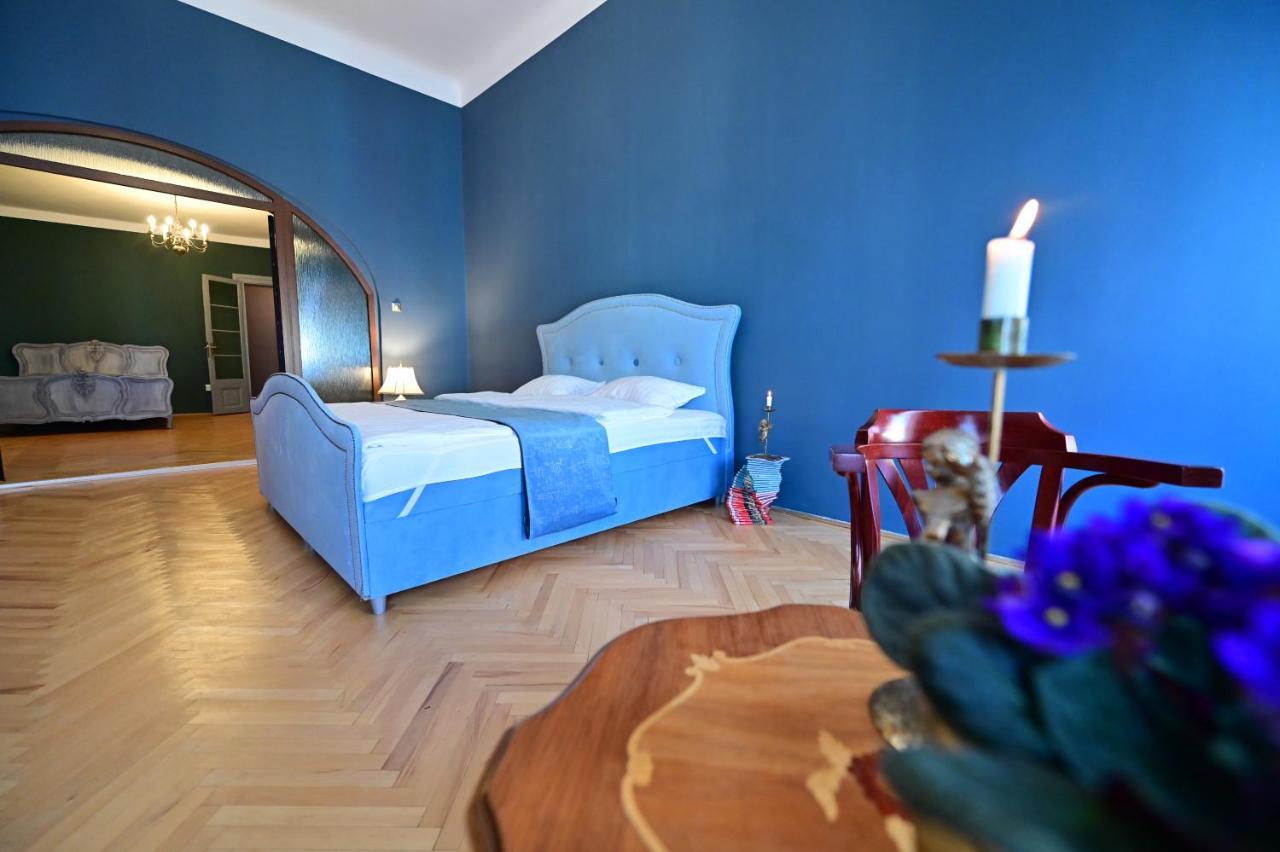 Lovely 2 Bedroom Apartment In Historic City Center Sibiu Exterior photo