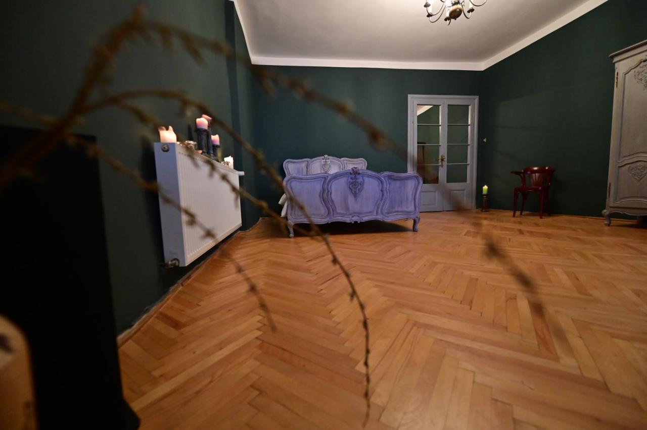 Lovely 2 Bedroom Apartment In Historic City Center Sibiu Exterior photo