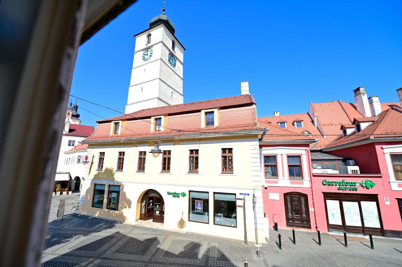 Lovely 2 Bedroom Apartment In Historic City Center Sibiu Exterior photo