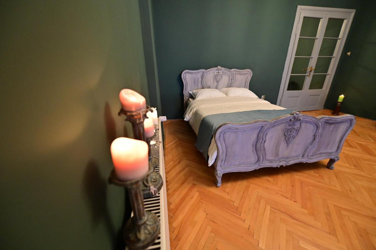 Lovely 2 Bedroom Apartment In Historic City Center Sibiu Exterior photo